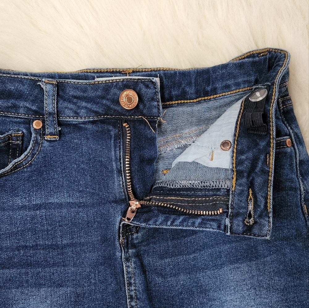 Girls- Denim Skirt (Size 9/10) - Picture 3 of 5